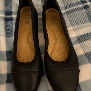 Clarks Women's Elegant Black Loafers